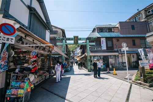 日本动漫街道壁纸,日本动漫街道壁纸中的梦幻世界